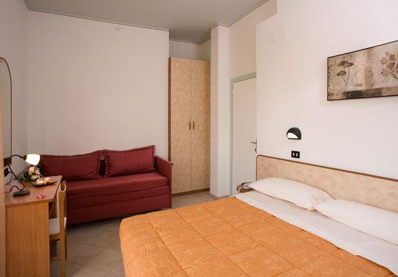 Hotel Verdemare Rimini Exterior photo